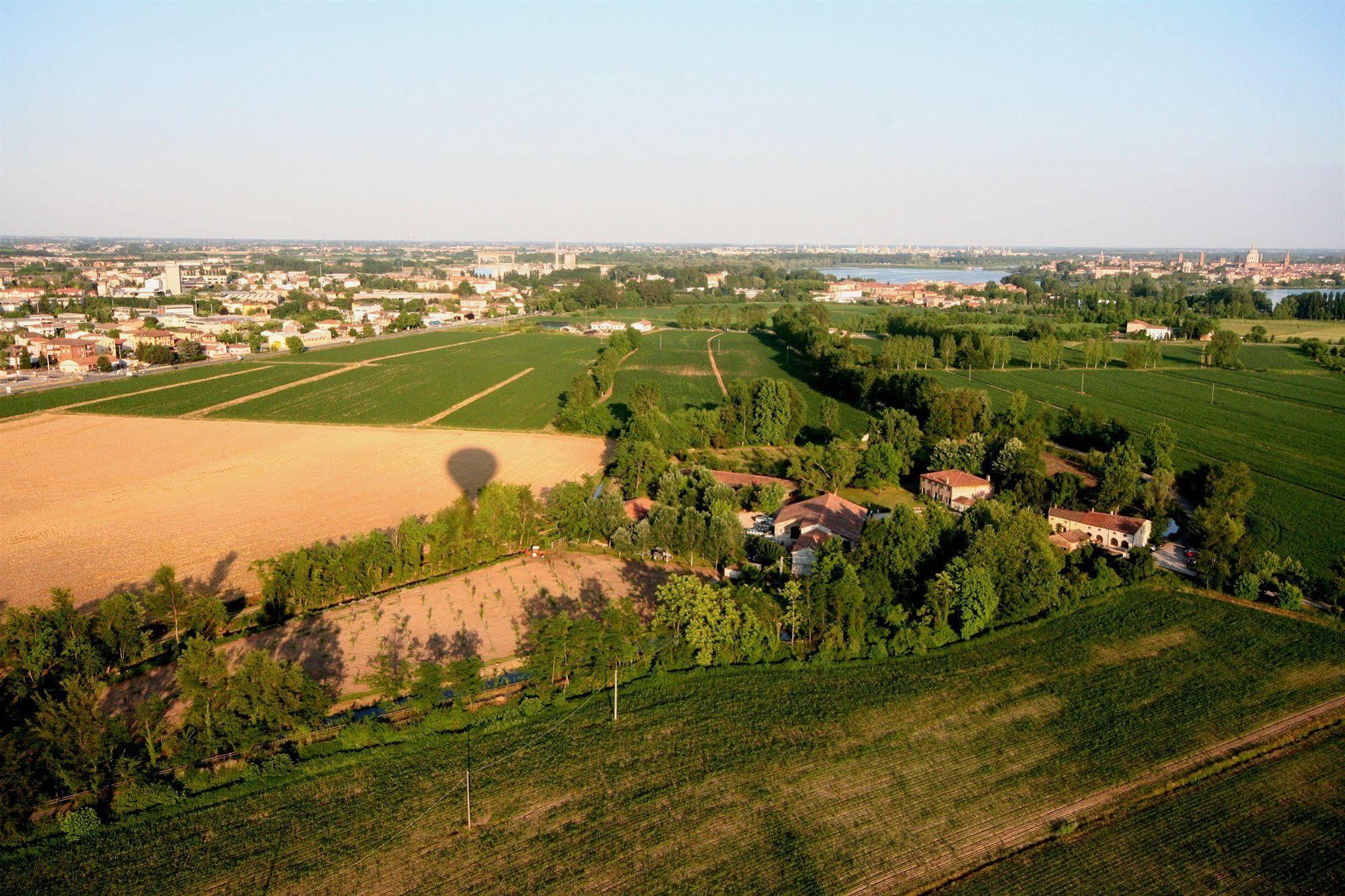 Agriturismo Corte San Girolamo Mantua Exterior foto